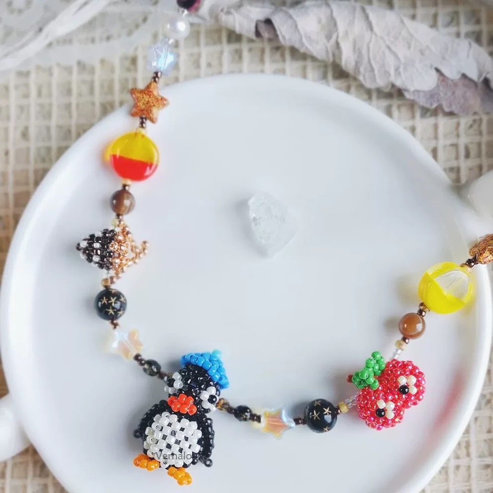 Handmade Festive Penguin Necklace丨Verhalo Custom Jewelry